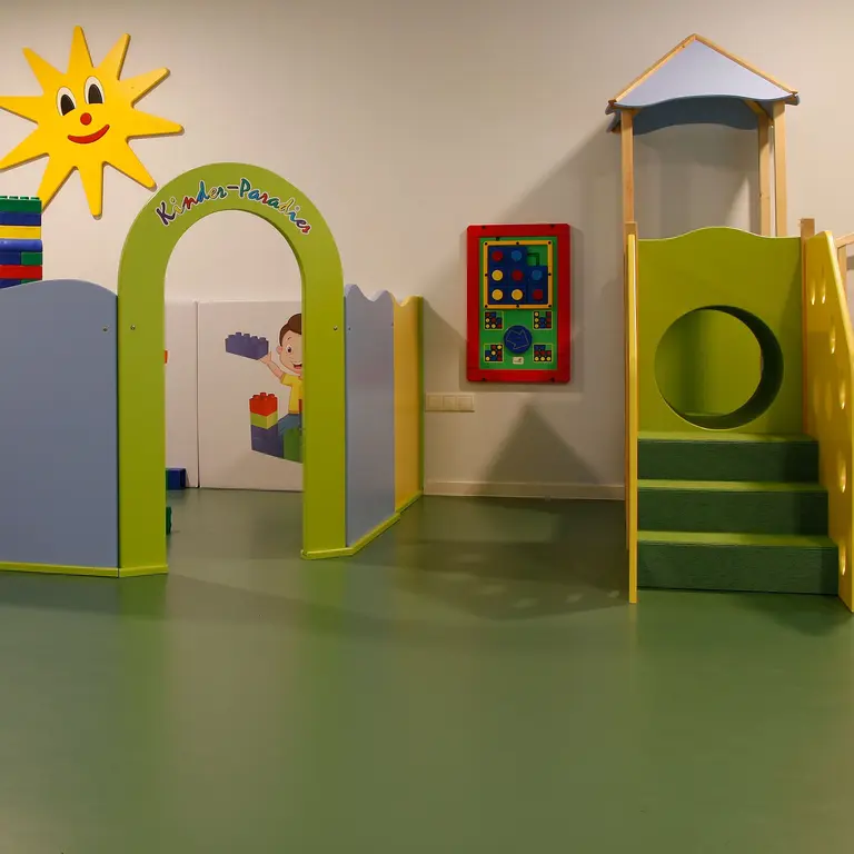  PLAYGROUND